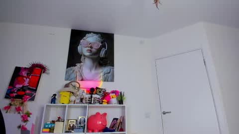 Snapshot of evaa_coy chatting on May 2026 12:11:02 PM Eva online show from May 2026 12:11:02 PM