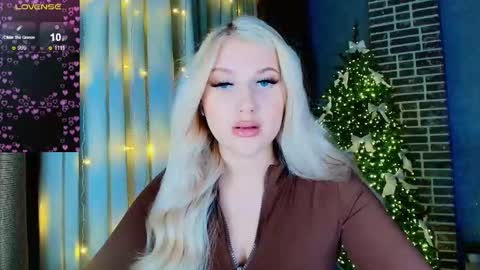 Eva  online show from December 2025 10:22:01 AM