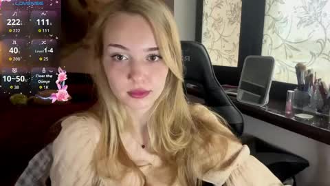 evacarter1 online show from April 2026 11:01:01 AM