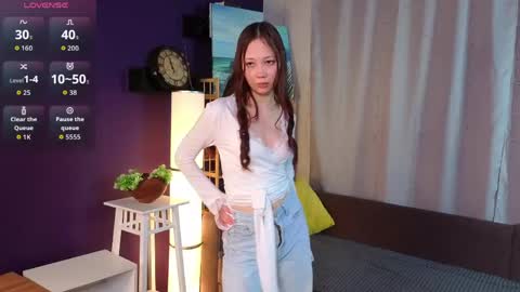 Hello im Lia online show from May 2026 04:01:02 PM