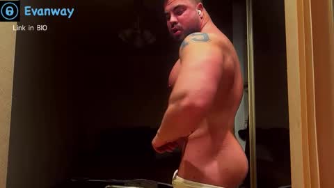 EvanHOTi online show from March 2026 08:45:02 PM