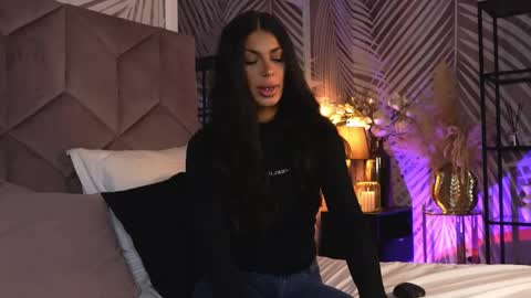 EvaRhea online show from April 2026 02:51:01 AM