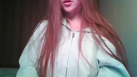 evasapples2026 online show from April 2026 07:50:02 PM