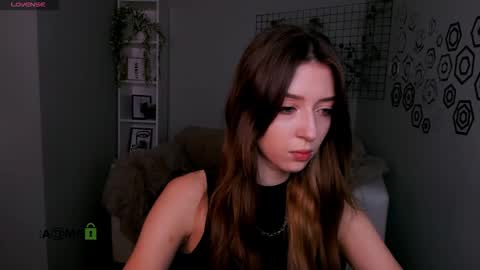 eve rose  online show from October 2025 12:47:01 PM