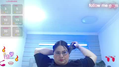 Snapshot of evelin_zaens chatting on June 2026 05:12:01 AM evelin zaens online show from June 2026 05:12:01 AM