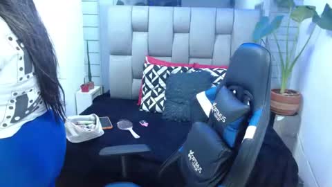 Snapshot of evelin_zaens chatting on June 2026 03:18:02 AM evelin zaens online show from June 2026 03:18:02 AM