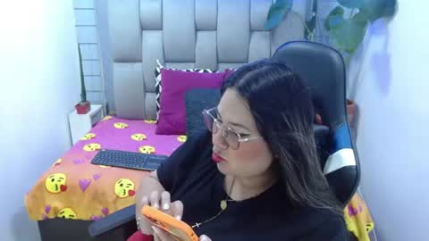 Snapshot of evelin_zaens chatting on July 2026 03:34:02 AM evelin zaens online show from July 2026 03:34:02 AM