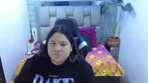 Snapshot of evelin_zaens chatting on July 2026 03:54:01 AM evelin zaens online show from July 2026 03:54:01 AM