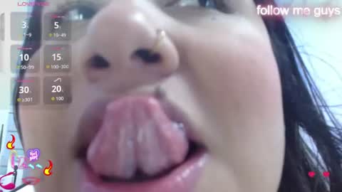 Snapshot of evelin_zaens chatting on July 2026 05:54:02 AM evelin zaens online show from July 2026 05:54:02 AM