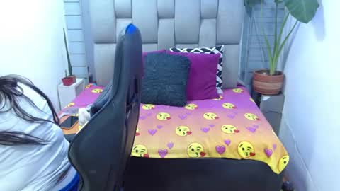 Snapshot of evelin_zaens chatting on July 2026 04:06:02 AM evelin zaens online show from July 2026 04:06:02 AM