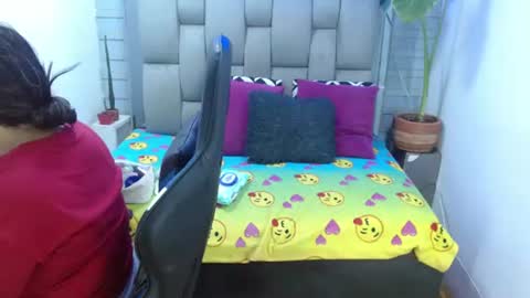 Snapshot of evelin_zaens chatting on July 2026 03:31:02 AM evelin zaens online show from July 2026 03:31:02 AM