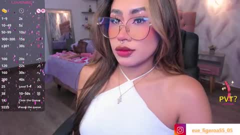 Eveline  online show from March 2026 07:06:02 PM