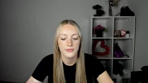 evelynblond online show from July 2026 12:52:02 PM