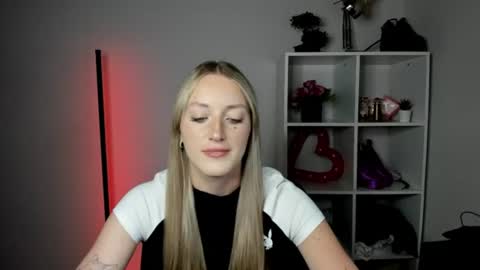 evelynblond online show from July 2026 12:58:01 PM