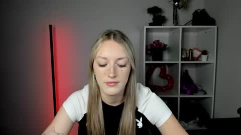 evelynblond online show from July 2026 10:35:02 AM