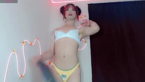 everlin_01 online show from June 2026 05:43:01 AM