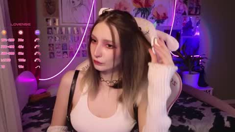 Evie online show from April 2026 08:22:01 PM