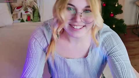 evie_val online show from December 2025 05:29:01 PM