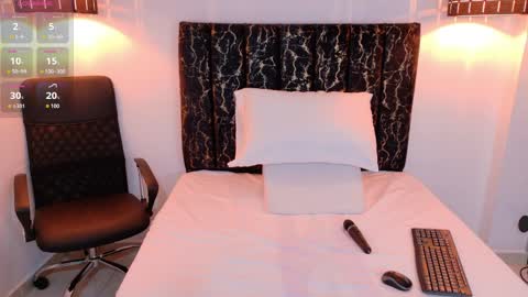 evvaa_moon online show from April 2026 12:39:01 PM