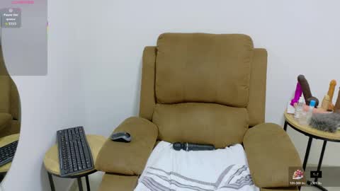 evvaa_moon online show from May 2026 12:35:01 PM