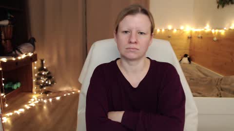 Crystal online show from December 2024 03:45:01 AM