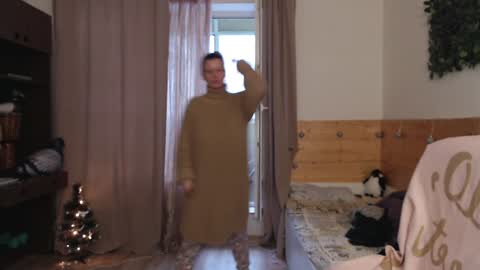 Crystal online show from January 2025 07:49:02 AM