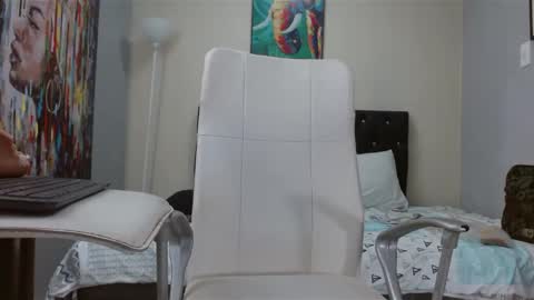 extrella_latina22 online show from December 2024 10:23:02 PM