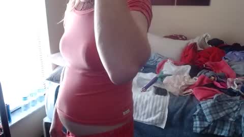 eyeswall0w online show from September 2025 12:39:01 PM