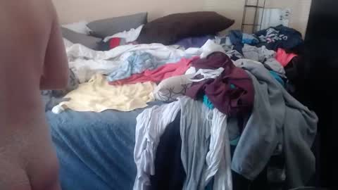 eyeswall0w online show from October 2025 03:46:02 PM