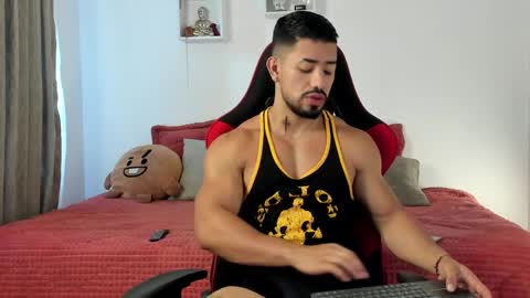 Ezzio Scolaro online show from April 2026 10:34:02 PM