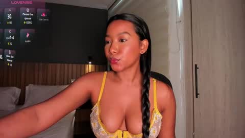 Thianna online show from April 2026 04:34:02 PM