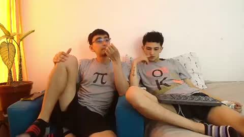 Snapshot of fallgays chatting on July 2026 04:11:01 PM FallGays online show from July 2026 04:11:01 PM