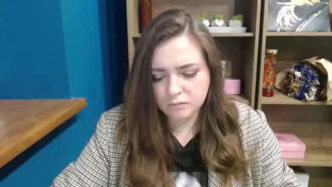 Linda online show from May 2026 09:03:01 AM