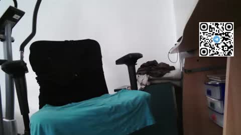Snapshot of fat_bubble chatting on June 2026 05:36:01 PM Fat Bernd online show from June 2026 05:36:01 PM