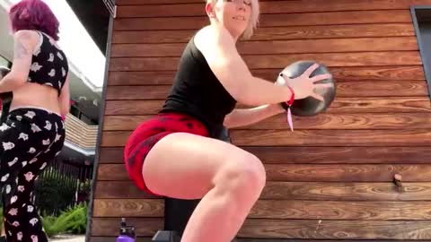  Lily  Waifu  online show from April 2026 04:12:01 PM