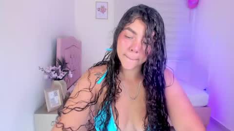 Snapshot of fatima_senghor chatting on June 2026 08:44:02 PM Zoe online show from June 2026 08:44:02 PM