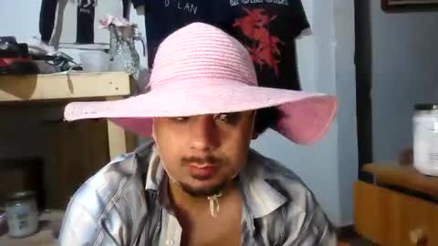 Faux Feitico online show from April 2026 10:45:02 PM