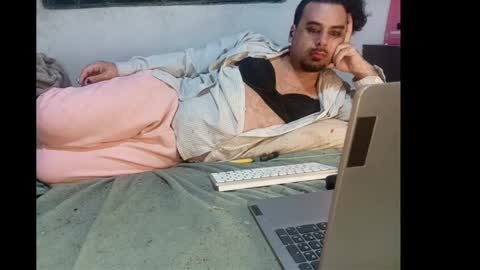 Faux Feitico online show from May 2026 02:28:02 AM