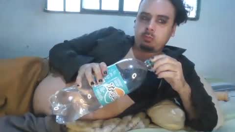 Faux Feitico online show from May 2026 06:05:01 PM