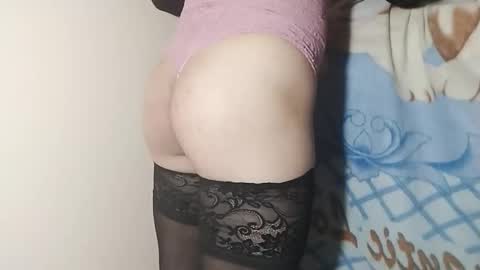 femlind online show from November 2025 05:02:01 AM