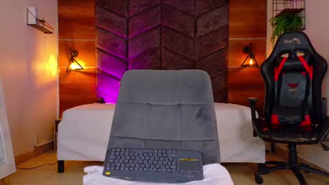Snapshot of fernandabrown__ chatting on June 2026 08:13:02 PM FERNANDA BROWN online show from June 2026 08:13:02 PM