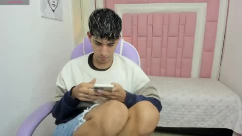 FER PHOENIX online show from April 2026 03:35:01 AM