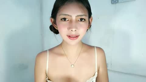 feyaaa online show from April 2026 02:04:02 AM