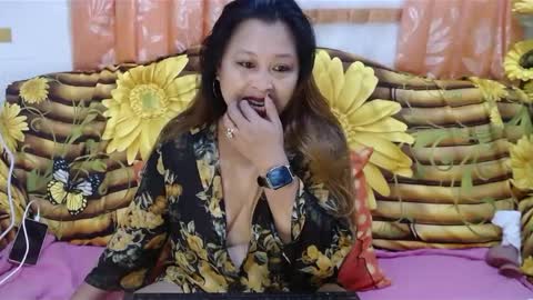 Yhen online show from January 2025 07:17:02 PM