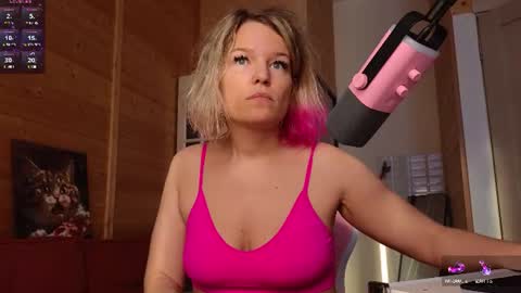 Snapshot of findom_lady_shine chatting on June 2026 04:00:01 PM Lady online show from June 2026 04:00:01 PM