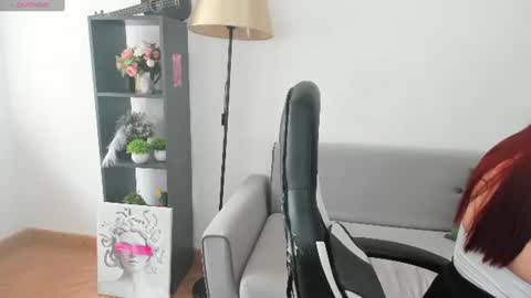 Snapshot of fire_emily chatting on June 2026 01:19:01 AM fire_emily online show from June 2026 01:19:01 AM