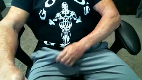 fitguy40 online show from April 2026 09:26:01 PM