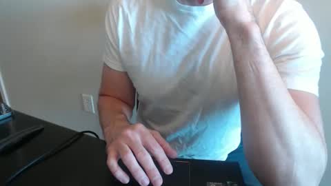 fithubby80 online show from November 2025 03:23:01 PM