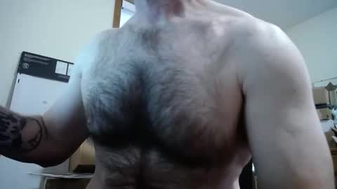  Links in Bio below online show from November 2025 12:40:02 PM