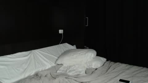 Robin online show from February 2025 12:03:02 PM